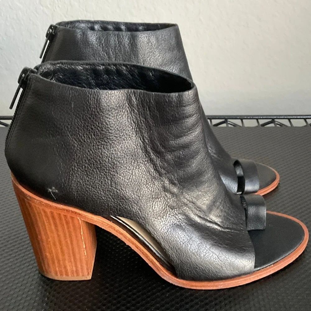 Loeffler Randall pre loved